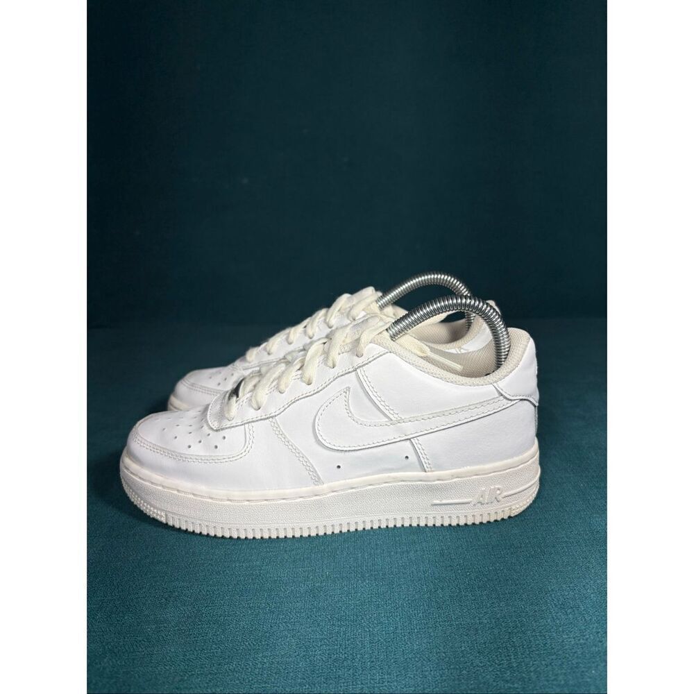 Nike Air Force 1 Low Triple White GS Youth Size 5Y Women’s 6.5 White Sneakers Sh